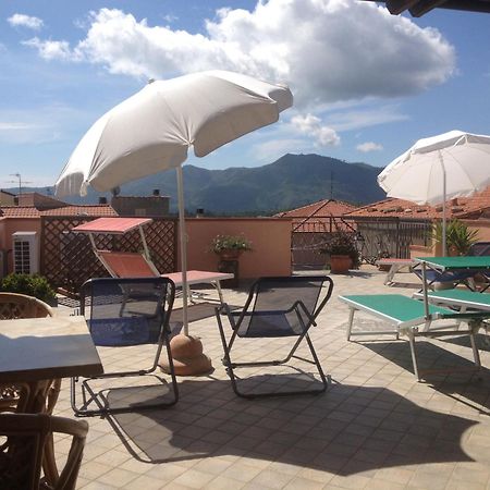 Gli Angeli Agriturismo Vila Cisano sul Neva Exterior foto
