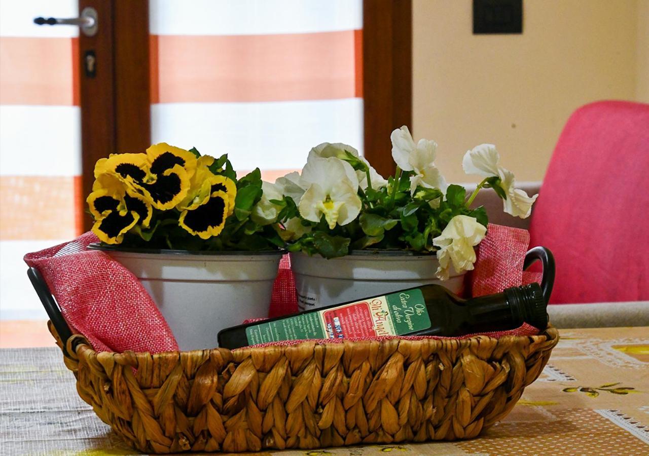 Gli Angeli Agriturismo Vila Cisano sul Neva Exterior foto