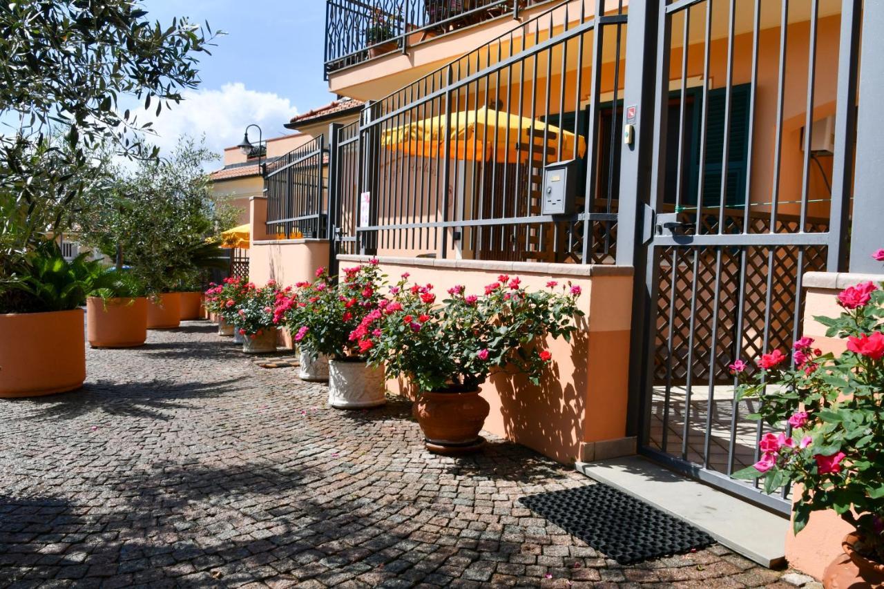 Gli Angeli Agriturismo Vila Cisano sul Neva Exterior foto