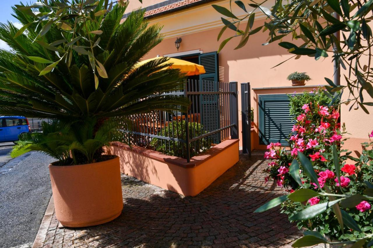 Gli Angeli Agriturismo Vila Cisano sul Neva Exterior foto